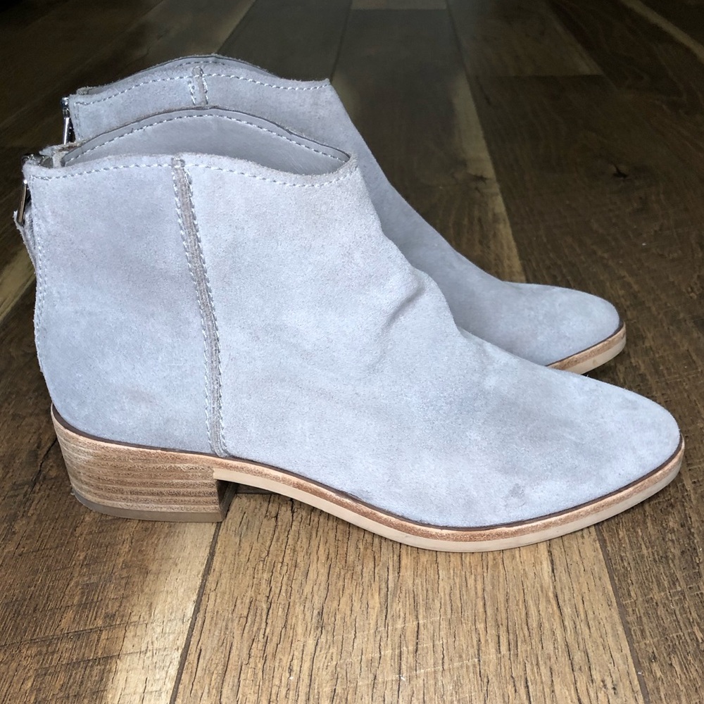 Dolce Vita Grey Cushioned Almond Toe Stacked Heel Zip Up Leather Boots Size 8